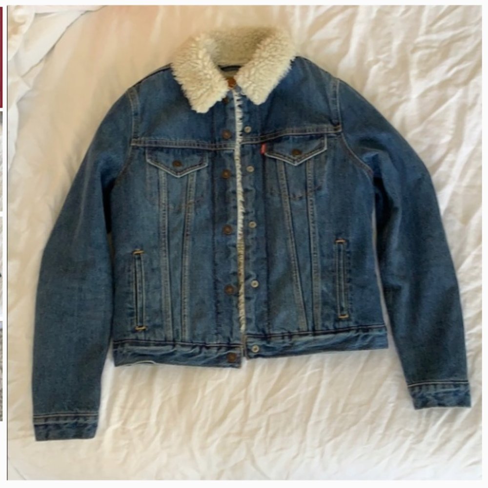 Levi’s medium wash sherpa lined denim jacket